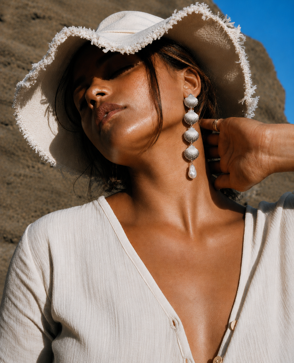 Isola Shell Pearl Earrings